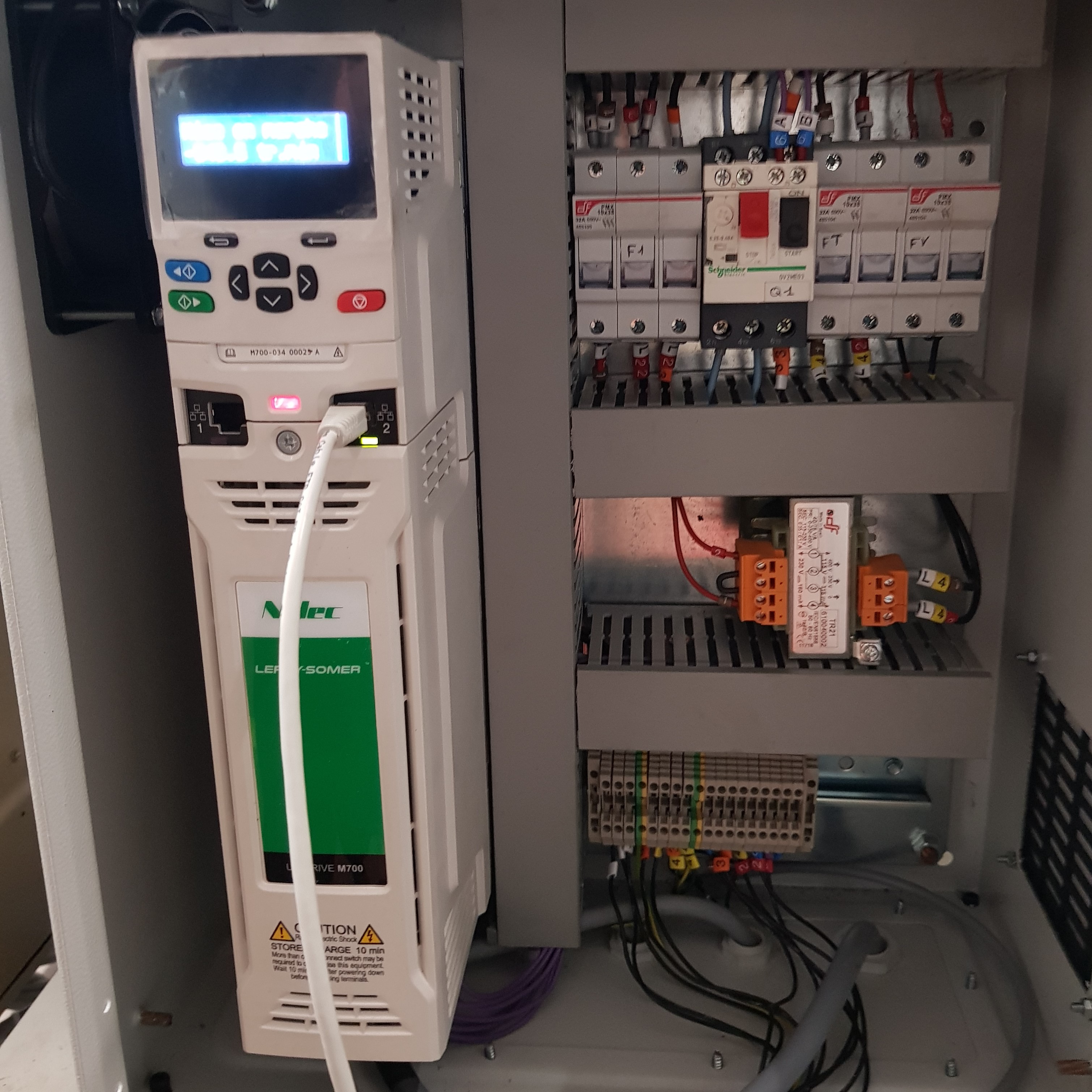 armoire elect avec VAR